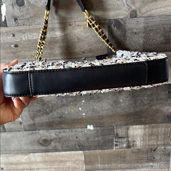 Guess Shoulder Bag - Picture 5 of 9